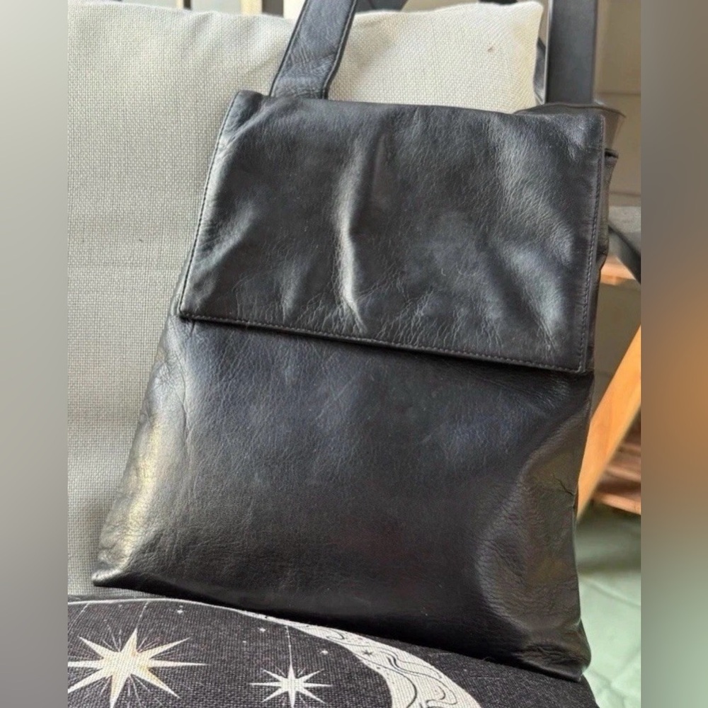 Vintage Lord & Taylor  Black Genuine Leather Shoulder Bag Handbag Rare 1990s